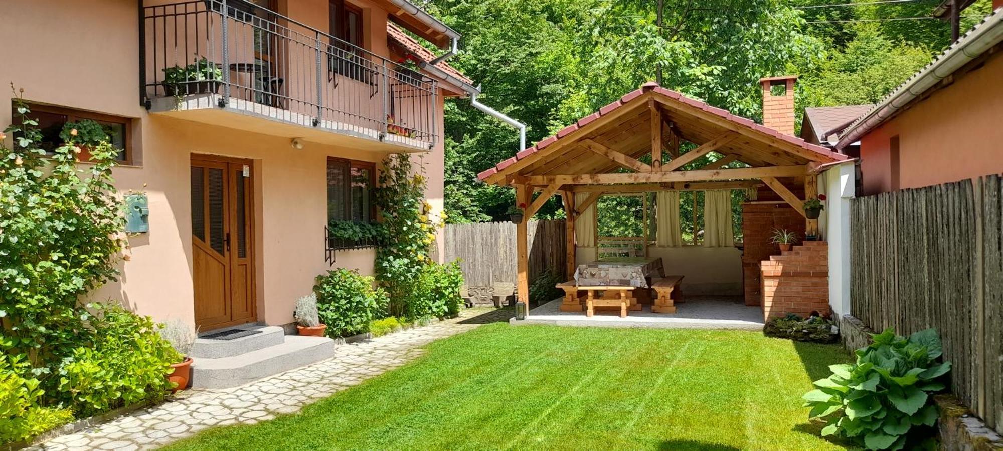 Casa Iulia & Matei Holiday home