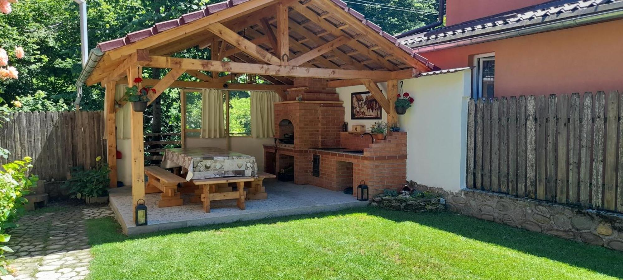 Casa Iulia & Matei Holiday home Cartisoara